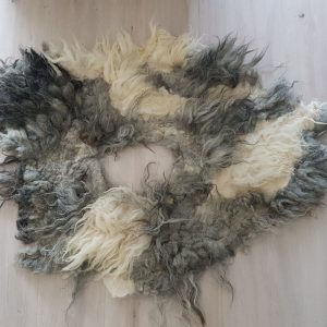 Wild eye – gevilte schapenvacht 85 x 125 cm