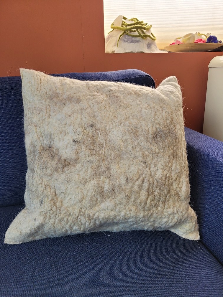 Kussen Riley wolvilt 50 x 50 cm (nr 37) - Afbeelding 3